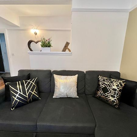 Large Family-Friendly 2Bd Glastonbury Retreat, Sleeps 5 المظهر الخارجي الصورة